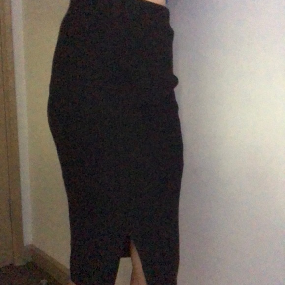 Designer skirt - Picture 3 of 5